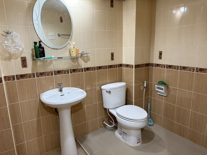 ทาวน์เฮ้าส์ จรัญสนิทวงศ์13, Bangkok, Bang Waek, Phasi Charoen, Bangkok, 4 Bedrooms, 230 sqm, Townhouse For Sale, by Pimprapai P., 500154667 - DDproperty.com