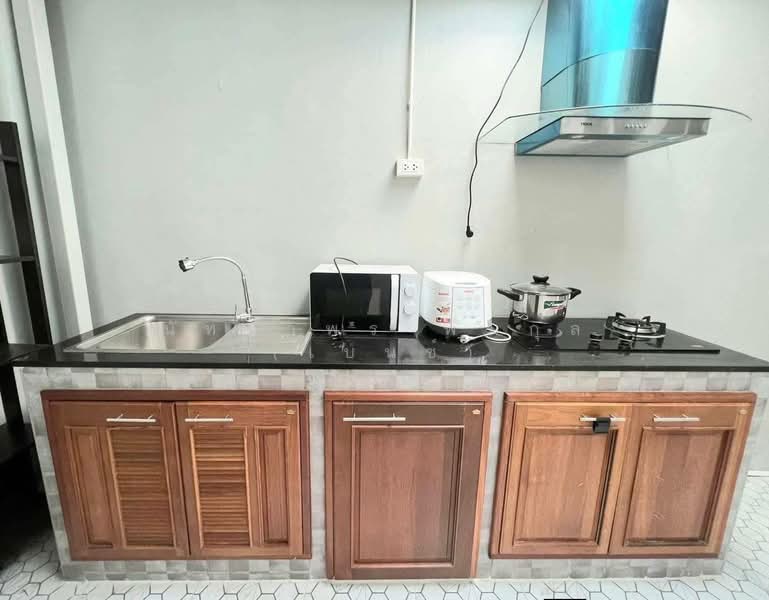 Golden Town 3 Bangna-Suanluang, Bangkok, Kanchanaphisek Road, Prawet, Prawet, Bangkok, 2 Bedrooms, 96 sqm, Townhouse For Rent, by Nattayaporn Peumkul (Benz), 500154670 - DDproperty.com