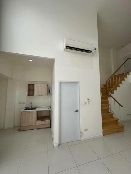 Y Residence Sukhumvit 113, Samut Prakan, Sukhumvit 113 Road (Soi Dan Samrong 42/1), Samrong Nua, Muang Samut Prakarn, Samut Prakan, 4 Bedrooms, 220 sqm, Townhouse For Rent, by Nattayaporn Peumkul (Benz), 500154683 - DDproperty.com