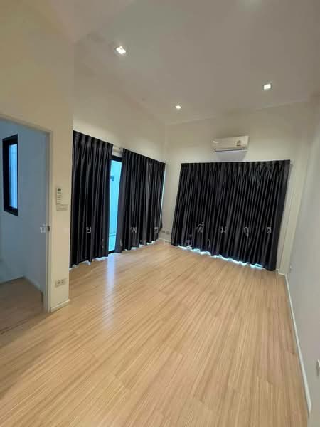 Y Residence Sukhumvit 113, Samut Prakan, Sukhumvit 113 Road (Soi Dan Samrong 42/1), Samrong Nua, Muang Samut Prakarn, Samut Prakan, 4 Bedrooms, 220 sqm, Townhouse For Rent, by Nattayaporn Peumkul (Benz), 500154683 - DDproperty.com