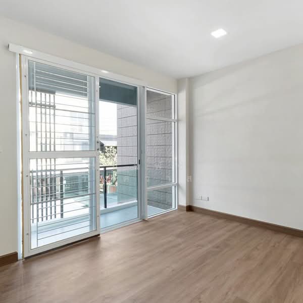 Town Plus Kaset - Nawamin, Bangkok, Klong Lamcheak Road, Nuan Chan, Bueng Kum, Bangkok, 3 Bedrooms, 180 sqm, Townhouse For Sale, by ธนันพัชร์ วงศ์วาสน์, 500154756 - DDproperty.com