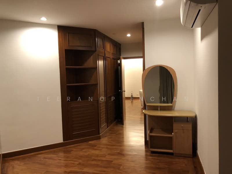 Sathorn Gardens, Bangkok, 39 South Sathorn Road, Thung Maha Mek, Sathon, Bangkok, 3 Bedrooms, 200 sqm, Condo For Rent, by Teeranop Inchan, 500154763 - DDproperty.com