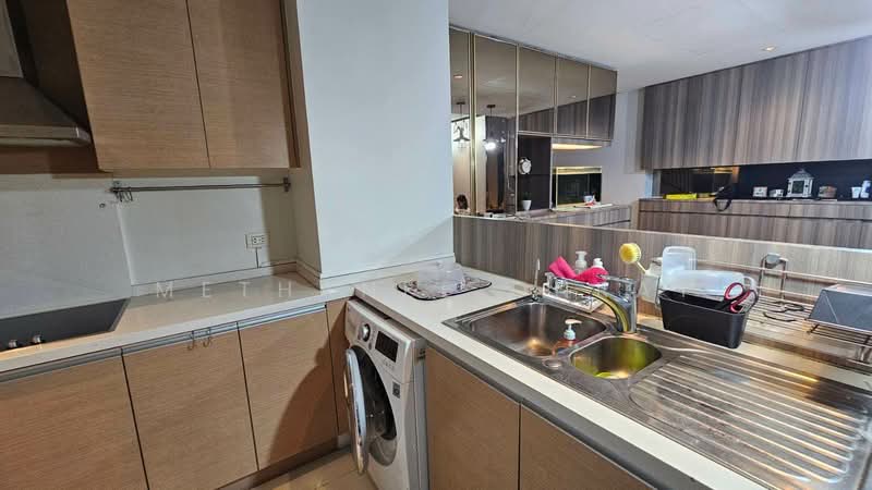 The Empire Place, Bangkok, 88 Narathiwatratchanakharin Road, Thung Maha Mek, Sathon, Bangkok, 2 Bedrooms, 106 sqm, Condo For Rent, by Methanee Onrat, 500154792 - DDproperty.com