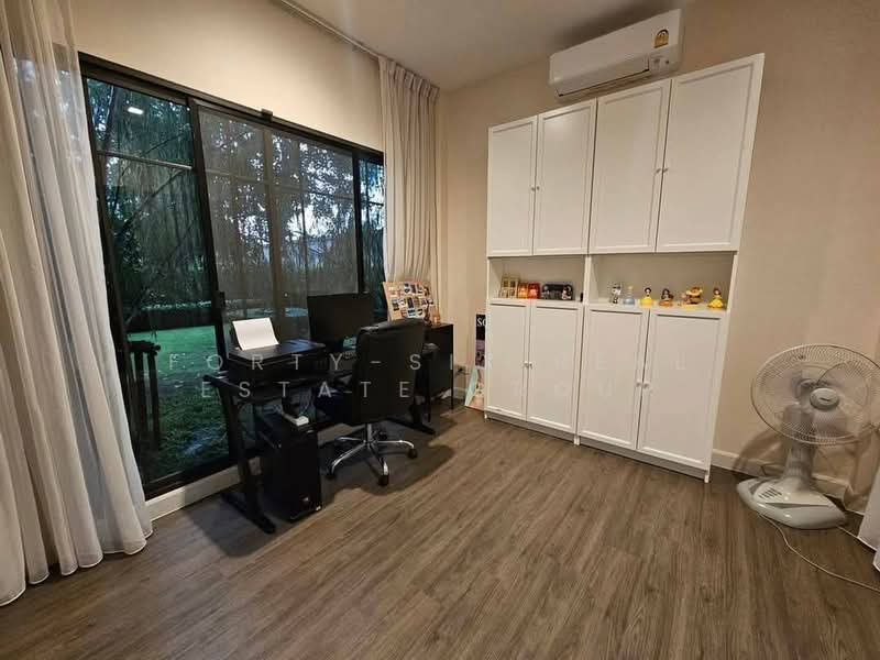 Bangkok Boulevard Sathorn-Pinklao 2, Nonthaburi, Bang Kruai-Chong Thanom Road, Mahasawat, Bang Kruai, Nonthaburi, 4 Bedrooms, 248 sqm, Single Detached House For Rent, by Forty-Six Real Estate Group, 500154804 - DDproperty.com