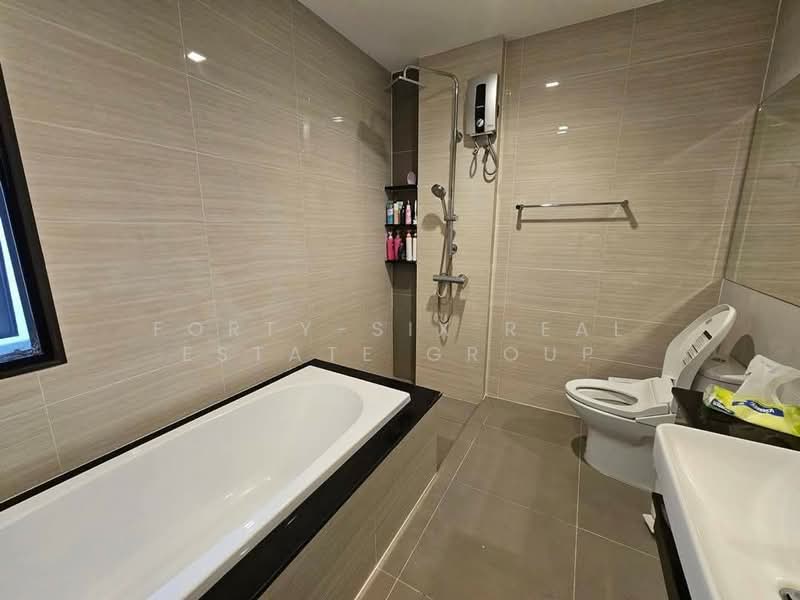 Bangkok Boulevard Sathorn-Pinklao 2, Nonthaburi, Bang Kruai-Chong Thanom Road, Mahasawat, Bang Kruai, Nonthaburi, 4 Bedrooms, 248 sqm, Single Detached House For Rent, by Forty-Six Real Estate Group, 500154804 - DDproperty.com