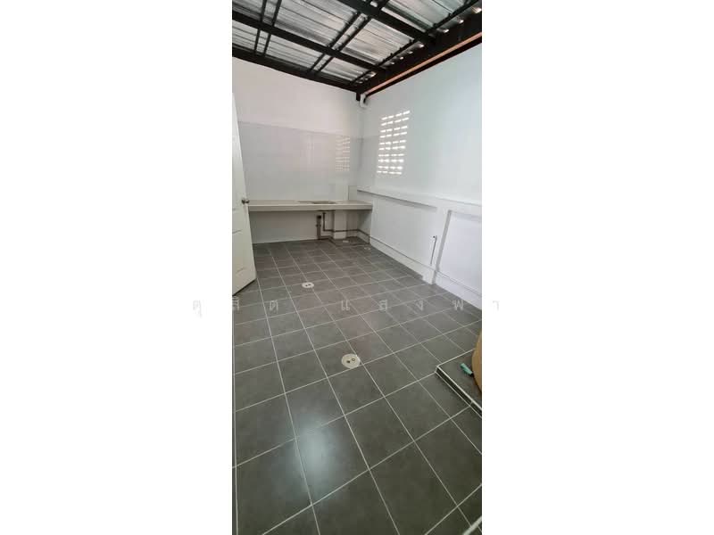 ให้เช่าทาวน์โฮมใหญ่ ม.ณพณภา คลองตำหรุ ชลบุรี, Chon Buri (Pattaya), Khlong Tamru, Muang Chon Buri, Chon Buri (Pattaya), 3 Bedrooms, 150 sqm, Townhouse For Rent, by Dusit Saengfa, 500154875 - DDproperty.com
