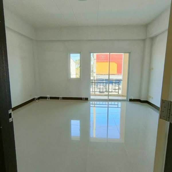 ให้เช่าอาคารพาณิชย์3ชั้นครึ่ง ใกล้โรบินสัน บ่อวิน ศรีราชา, ชลบุรี, บ่อวิน, ศรีราชา, ชลบุรี, 300 ตร.ม., ตึกแถว-อาคารพาณิชย์ ให้เช่า, โดย ดุสิต แสงฟ้า, 500154889 - DDproperty.com