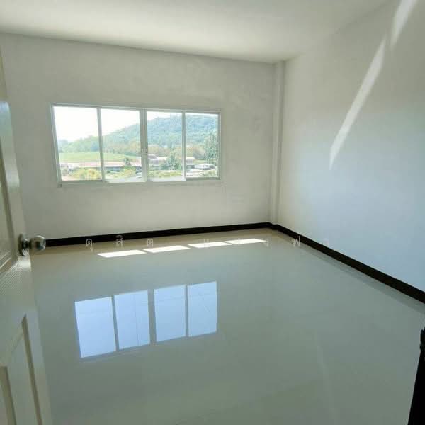 ให้เช่าอาคารพาณิชย์3ชั้นครึ่ง ใกล้โรบินสัน บ่อวิน ศรีราชา, ชลบุรี, บ่อวิน, ศรีราชา, ชลบุรี, 300 ตร.ม., ตึกแถว-อาคารพาณิชย์ ให้เช่า, โดย ดุสิต แสงฟ้า, 500154889 - DDproperty.com