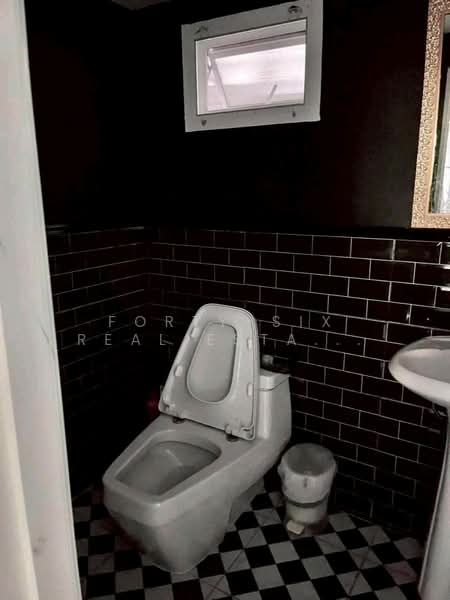 ให้เช่าอาคารใหญ่พาณิชย์ 2 คูหาตีทะลุ 3 ชั้น From MRT Phaholyothin to BTS Ha Yaek Ladprao, Bangkok, ซอย ลาดพร้าว 2, Jom Phon, Chatuchak, Bangkok, , 500 sqm, Shophouse For Rent, by Forty-Six Real Estate Group, 500154904 - DDproperty.com