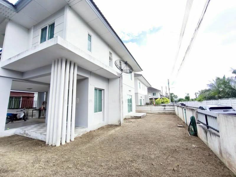 ให้เช่า ม.เดอะทรี หลังมุม มีพื้นที่สวนข้างบ้าน หนองยายบู่ ศรีราชา, ชลบุรี, สุรศักดิ์, ศรีราชา, ชลบุรี, 200 ตร.ม., บ้านเดี่ยว ให้เช่า, โดย ดุสิต แสงฟ้า, 500154919 - DDproperty.com