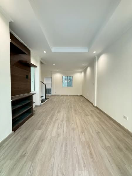 The Villa Rattanathibet : เดอะ วิลล่า รัตนาธิเบศร์, นนทบุรี, ถนน รัตนาธิเบศร์, ท่าอิฐ, ปากเกร็ด, นนทบุรี, 120 ตร.ม., บ้านเดี่ยว ขาย, โดย ธนันพัชร์ วงศ์วาสน์, 500154932 - DDproperty.com