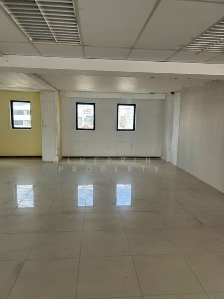 Office Near MRT Suthisan, Bangkok, รัชดา, Din Daeng, Din Daeng, Bangkok, , 268 sqm, Office Space For Rent, by Blueprint Property, 500154947 - DDproperty.com