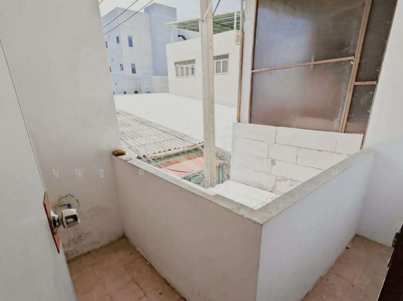 ขายคอนโด โคตรถูกกก ทำเลดีมาก ใกล้ห้างซีคอนบางเเค MRT ภาษีเจริญ, Bangkok, 59 ซอยเพชรเกษม 33/8, Bang Wa, Phasi Charoen, Bangkok, , 25 sqm, Shophouse For Sale, by บุญชู อัศวฤทธิพรหม์, 500154952 - DDproperty.com