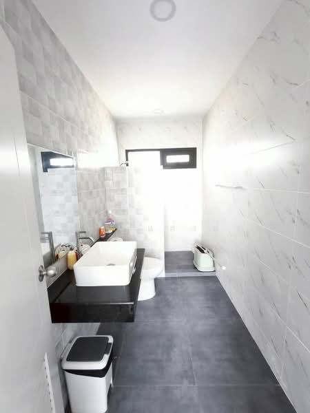 ให้เช่าบ้านเดี่ยวพื้นที่เยอะ มีสระว่ายน้ำ ม.โกลเด้นท์พรีเว่ พนัสนิคม ชลบุรี, ชลบุรี, หน้าพระธาตุ, พนัสนิคม, ชลบุรี, 308 ตร.ม., บ้านเดี่ยว ให้เช่า, โดย ดุสิต แสงฟ้า, 500154953 - DDproperty.com