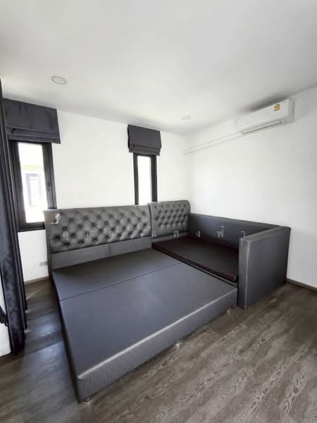 ให้เช่าบ้านเดี่ยวพื้นที่เยอะ มีสระว่ายน้ำ ม.โกลเด้นท์พรีเว่ พนัสนิคม ชลบุรี, Chon Buri (Pattaya), Na Phrathat, Phanat Nikhom, Chon Buri (Pattaya), 3 Bedrooms, 308 sqm, Single Detached House For Rent, by Dusit Saengfa, 500154953 - DDproperty.com