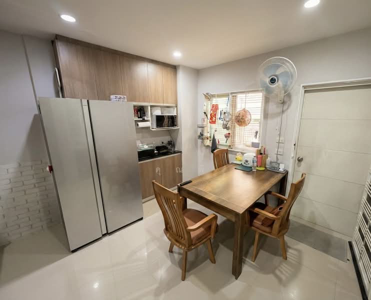 ขาย - The Exclusive Wongwaen - Ramintra : ดิ เอ็กซ์คลูซีฟ วงแหวน - รามอินทรา, กรุงเทพ