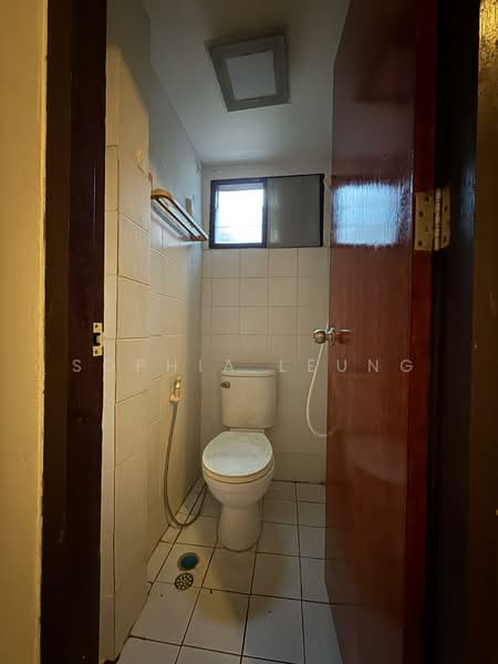 Townhouse Ekkamai Soi 12, Bangkok, Ekkamai Soi 12, Khlong Tan Nua, Watthana, Bangkok, 4 Bedrooms, 250 sqm, Townhouse For Sale, by Sophia Leung, 500154958 - DDproperty.com