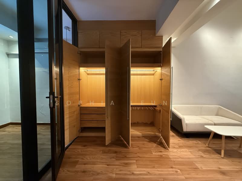 Townhouse Ekkamai Soi 12, Bangkok, Ekkamai Soi 12, Khlong Tan Nua, Watthana, Bangkok, 4 Bedrooms, 250 sqm, Townhouse For Sale, by Sophia Leung, 500154958 - DDproperty.com