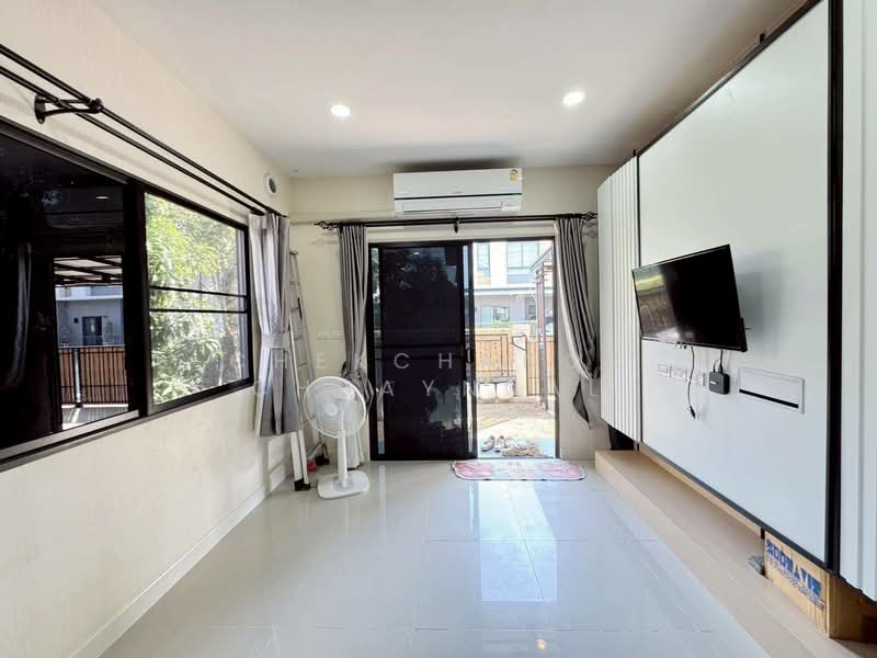 Perfect Park Krungthep Kreetha-Ramkhamhaeng, Bangkok, Kheha Romklao Road 6 Yeak 6, Khlong Song Ton Nun, Lat Krabang, Bangkok, 3 Bedrooms, 140 sqm, Single Detached House For Sale, by Chekchanok Chuaynual, 500154972 - DDproperty.com