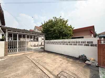 For Sale - ที่ดินพร้อมบ้านพัฒนาการ 50, Bangkok