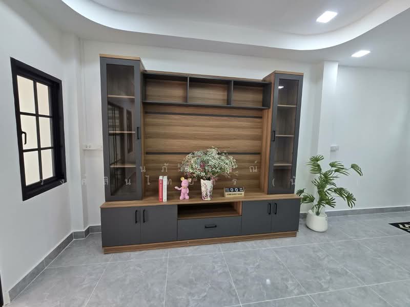 หมู่บ้าน ร่มเย็น5 พระยาสุเรนทร์9 บางชัน คลองสามวา, Bangkok, Bang Chun, Khlong Sam Wa, Bangkok, 3 Bedrooms, 80 sqm, Townhouse For Sale, by นภัสศรณ์ วงศ์สินไทยกร (นันท์), 500154988 - DDproperty.com