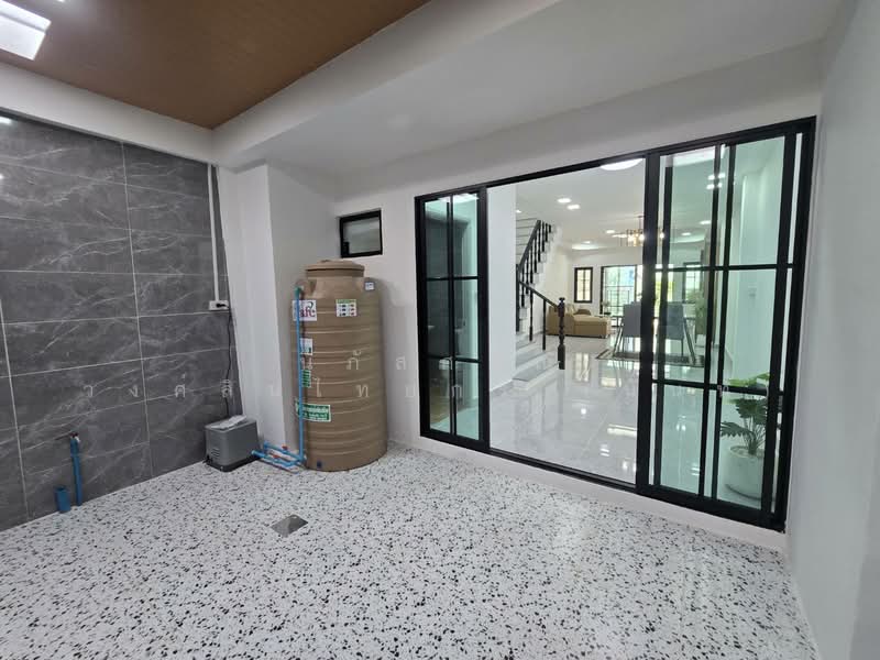 หมู่บ้าน ร่มเย็น5 พระยาสุเรนทร์9 บางชัน คลองสามวา, Bangkok, Bang Chun, Khlong Sam Wa, Bangkok, 3 Bedrooms, 80 sqm, Townhouse For Sale, by นภัสศรณ์ วงศ์สินไทยกร (นันท์), 500154988 - DDproperty.com