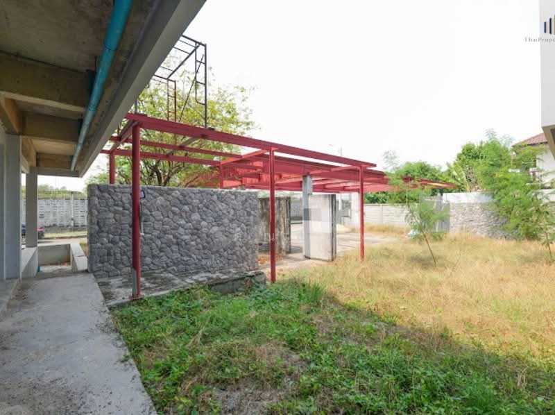 รอคุณมาเนรมิต ให้เป็นบ้านในฝัน !! พื้นที่เยอะ มีสระว่ายน้ำ ! หลังมุมเงียบสงบ ! ขายบ้านเดี่ยวหลังใหญ่, กรุงเทพ, ถนนปัญญาอินทรา, บางชัน, คลองสามวา, กรุงเทพ, 1,600 ตร.ม., บ้านเดี่ยว ขาย, โดย คุณลี, 500154991 - DDproperty.com