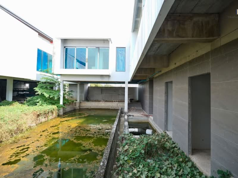 รอคุณมาเนรมิต ให้เป็นบ้านในฝัน !! พื้นที่เยอะ มีสระว่ายน้ำ ! หลังมุมเงียบสงบ ! ขายบ้านเดี่ยวหลังใหญ่, Bangkok, ถนนปัญญาอินทรา, Bang Chun, Khlong Sam Wa, Bangkok, 9 Bedrooms, 1,600 sqm, Single Detached House For Sale, by คุณลี, 500154991 - DDproperty.com