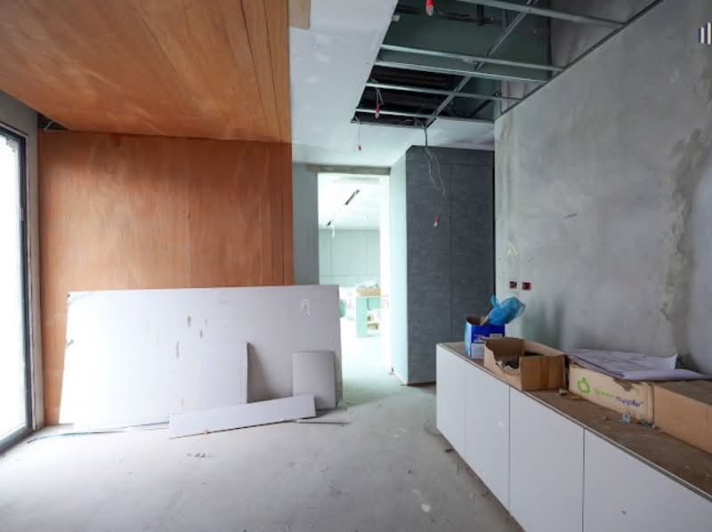 รอคุณมาเนรมิต ให้เป็นบ้านในฝัน !! พื้นที่เยอะ มีสระว่ายน้ำ ! หลังมุมเงียบสงบ ! ขายบ้านเดี่ยวหลังใหญ่, Bangkok, ถนนปัญญาอินทรา, Bang Chun, Khlong Sam Wa, Bangkok, 9 Bedrooms, 1,600 sqm, Single Detached House For Sale, by คุณลี, 500154991 - DDproperty.com