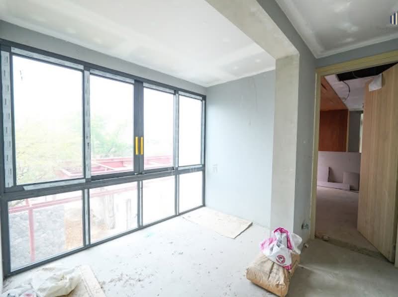 รอคุณมาเนรมิต ให้เป็นบ้านในฝัน !! พื้นที่เยอะ มีสระว่ายน้ำ ! หลังมุมเงียบสงบ ! ขายบ้านเดี่ยวหลังใหญ่, Bangkok, ถนนปัญญาอินทรา, Bang Chun, Khlong Sam Wa, Bangkok, 9 Bedrooms, 1,600 sqm, Single Detached House For Sale, by คุณลี, 500154991 - DDproperty.com