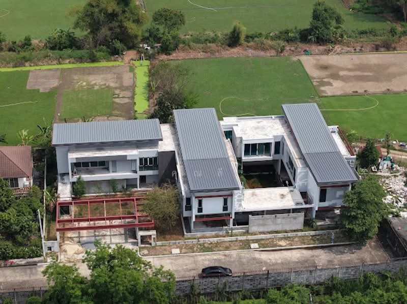 รอคุณมาเนรมิต ให้เป็นบ้านในฝัน !! พื้นที่เยอะ มีสระว่ายน้ำ ! หลังมุมเงียบสงบ ! ขายบ้านเดี่ยวหลังใหญ่, กรุงเทพ, ถนนปัญญาอินทรา, บางชัน, คลองสามวา, กรุงเทพ, 1,600 ตร.ม., บ้านเดี่ยว ขาย, โดย คุณลี, 500154991 - DDproperty.com