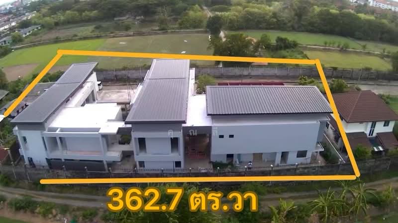 รอคุณมาเนรมิต ให้เป็นบ้านในฝัน !! พื้นที่เยอะ มีสระว่ายน้ำ ! หลังมุมเงียบสงบ ! ขายบ้านเดี่ยวหลังใหญ่, กรุงเทพ, ถนนปัญญาอินทรา, บางชัน, คลองสามวา, กรุงเทพ, 1,600 ตร.ม., บ้านเดี่ยว ขาย, โดย คุณลี, 500154991 - DDproperty.com