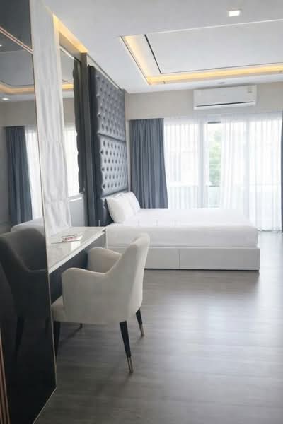 Grand Bangkok Boulevard Rama9, Bangkok, Krungthep Kreetha Road, Saphan Sung, Saphan Sung, Bangkok, 3 Bedrooms, 240 sqm, Single Detached House For Rent, by Thiti Boonchurn, 500155005 - DDproperty.com