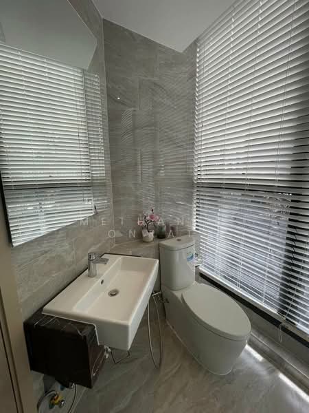 ASHTON Asoke, Bangkok, 131 Asoke Montri Road, Khlongtoei Nua, Watthana, Bangkok, 2 Bedrooms, 62 sqm, Condo For Rent, by Methanee Onrat, 500155008 - DDproperty.com