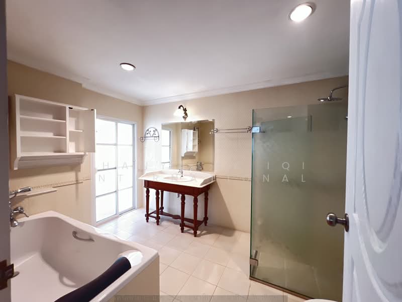 Fantasia Villa 2, Samut Prakan, Sukhumvit 107, Samrong Nua, Muang Samut Prakarn, Samut Prakan, 5 Bedrooms, 300 sqm, Single Detached House For Rent, by THANYALAK IQI INTERNATIONAL, 500155018 - DDproperty.com