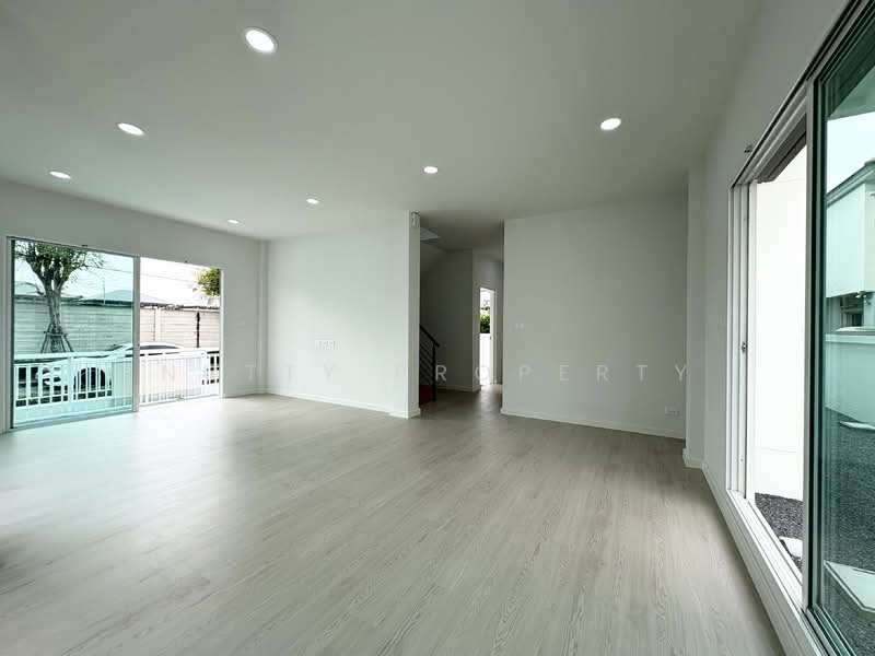 Life Bangkok Boulevard Wongwaen-Rama 9, Bangkok, Kanchanaphisek Road, Saphan Sung, Saphan Sung, Bangkok, 4 Bedrooms, 185 sqm, Single Detached House For Sale, by Nutty Property, 500155061 - DDproperty.com