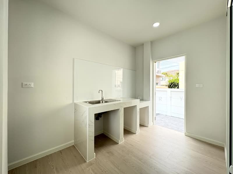 Life Bangkok Boulevard Wongwaen-Rama 9, Bangkok, Kanchanaphisek Road, Saphan Sung, Saphan Sung, Bangkok, 4 Bedrooms, 185 sqm, Single Detached House For Sale, by Nutty Property, 500155061 - DDproperty.com