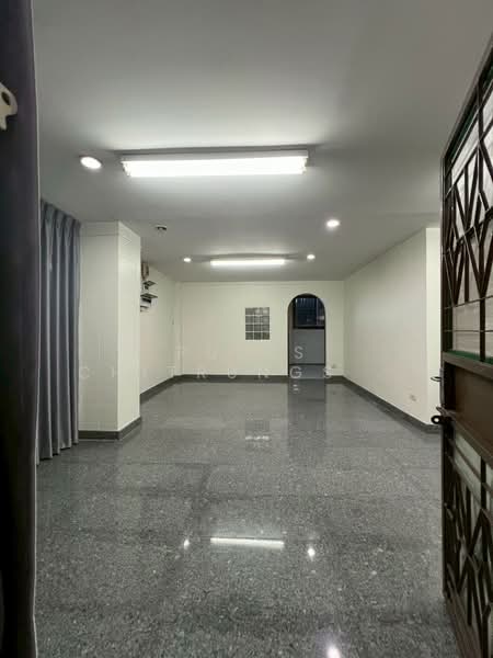 For Rent | Home Office – Ari Samphan, Bangkok, Phaya Thai, Phaya Thai, Bangkok, , 300 sqm, Shophouse For Rent, by Pudis Chitrungsakorn, 500155084 - DDproperty.com