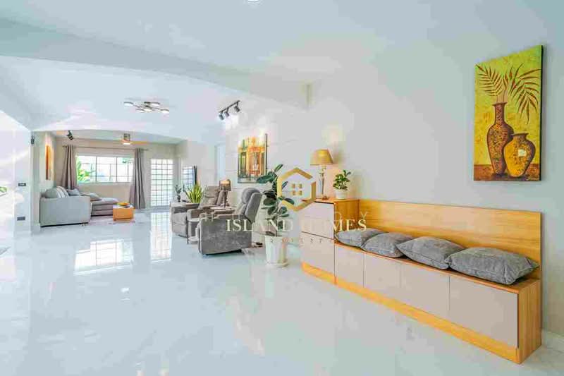 Newly Renovated Pool Villa with Spacious Garden Chalong, Phuket, Phuket, Chalong, Muang Phuket, Phuket, 3 Bedrooms, 852 sqm, Villa For Sale, by Khun Joy, 500155107 - DDproperty.com