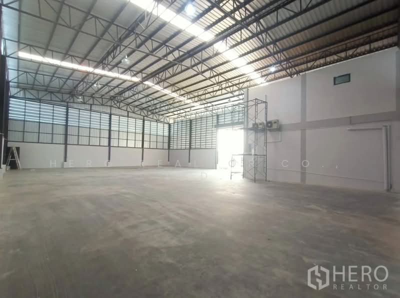 ขายหรือให้เช่าโรงงานพร้อมสำนักงาน 2 ชั้น นาดี เมืองสมุทรสาคร hre00221, สมุทรสาคร, นาดี, เมืองสมุทรสาคร, สมุทรสาคร, 700 ตร.ม., โกดัง-โรงงาน ขาย, โดย Hero Realtor Co., Ltd., 500155113 - DDproperty.com