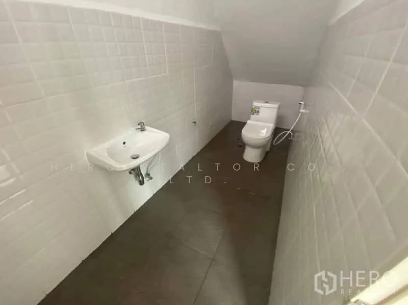 ขายหรือให้เช่าโรงงานพร้อมสำนักงาน 2 ชั้น นาดี เมืองสมุทรสาคร hre00221, สมุทรสาคร, นาดี, เมืองสมุทรสาคร, สมุทรสาคร, 700 ตร.ม., โกดัง-โรงงาน ขาย, โดย Hero Realtor Co., Ltd., 500155113 - DDproperty.com