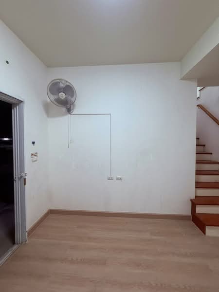 2 Storey Corner Townhome for sale on Phatthanakan Pattaya, Chon Buri (Pattaya), Bang Lamung, Bang Lamung (Pattaya), Chon Buri (Pattaya), 3 Bedrooms, 104 sqm, Townhouse For Sale, by PLC Real Estate, 500155120 - DDproperty.com