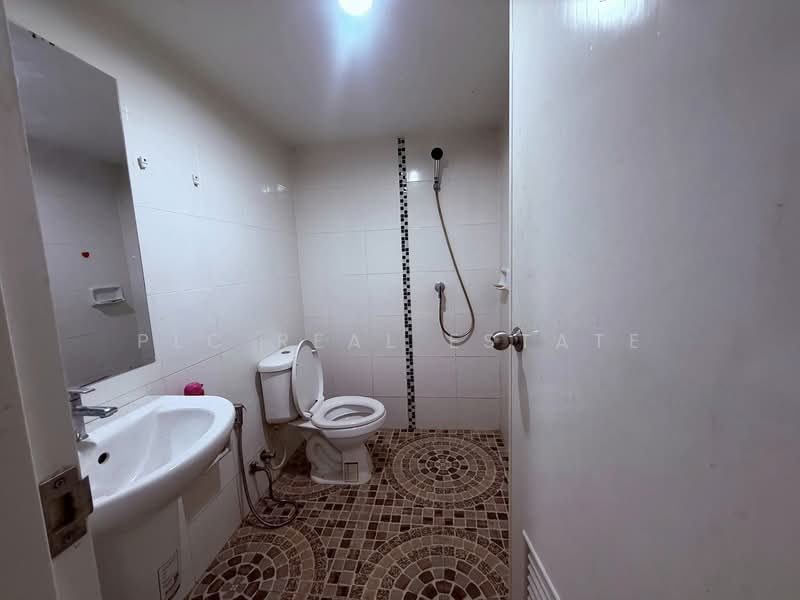 2 Storey Corner Townhome for sale on Phatthanakan Pattaya, Chon Buri (Pattaya), Bang Lamung, Bang Lamung (Pattaya), Chon Buri (Pattaya), 3 Bedrooms, 104 sqm, Townhouse For Sale, by PLC Real Estate, 500155120 - DDproperty.com