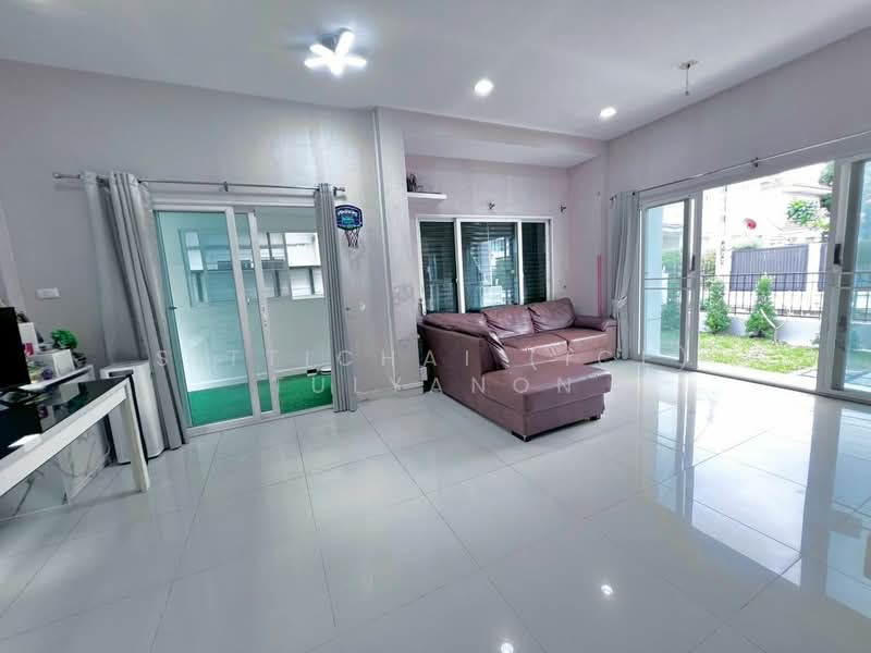 Perfect Place Sukhumvit 77-Suvarnabhumi, Samut Prakan, Lat Krabang Road, Rachathewa, Bang Plee, Samut Prakan, 3 Bedrooms, 224 sqm, Single Detached House For Sale, by Sittichai (Ice) Tulyanon, 500155125 - DDproperty.com