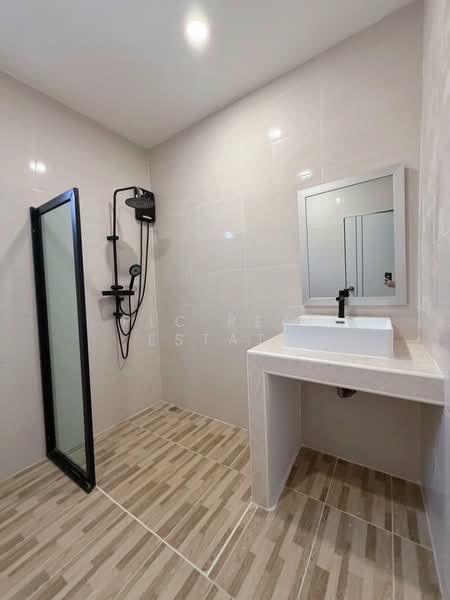 วิลล่าพร้อมสระว่ายน้ำทันสมัยให้เช่าในสยามคันทรีคลับอีสต์ พัทยา, ชลบุรี, หนองปรือ, บางละมุง, ชลบุรี, 255 ตร.ม., วิลล่า ให้เช่า, โดย PLC Real Estate, 500155133 - DDproperty.com