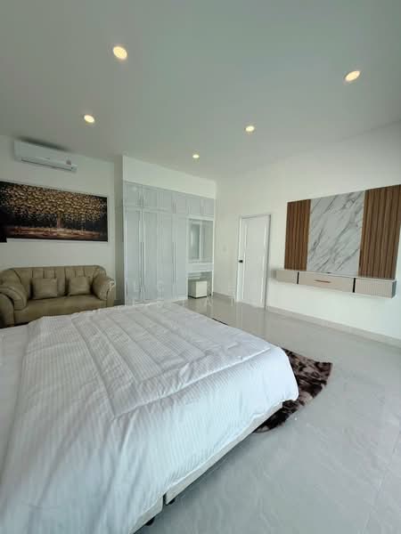 Modern Pool villa for Rent in Siam Country Club East Pattaya, Chon Buri (Pattaya), Nong Pru, Bang Lamung (Pattaya), Chon Buri (Pattaya), 3 Bedrooms, 255 sqm, Villa For Rent, by PLC Real Estate, 500155133 - DDproperty.com