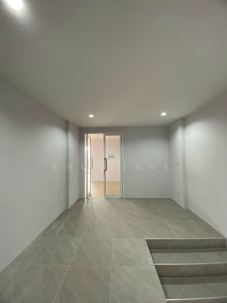 Home Office for Rent in Sukhumvit 77 (SPSJP152), Bangkok, สุขุมวิท77, Prawet, Prawet, Bangkok, 4 Bedrooms, 900 sqm, Single Detached House For Rent, by Khun Jane, 500155172 - DDproperty.com