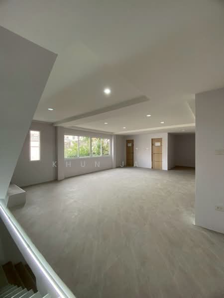 Home Office for Rent in Sukhumvit 77 (SPSJP152), Bangkok, สุขุมวิท77, Prawet, Prawet, Bangkok, 4 Bedrooms, 900 sqm, Single Detached House For Rent, by Khun Jane, 500155172 - DDproperty.com