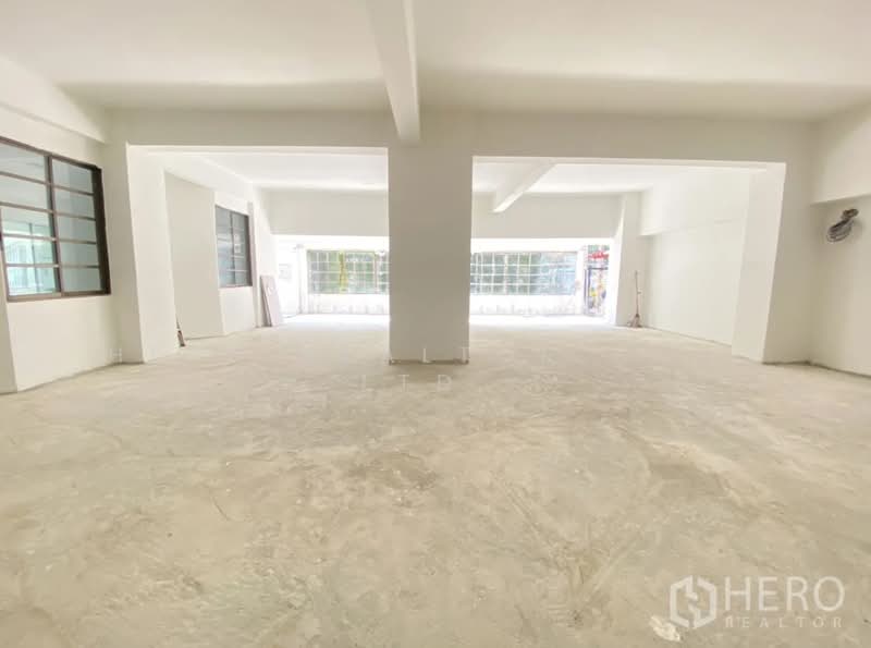 For rent Retail Space in Khlong Toei Nuea, Watthana, Bangkok BTS Asok hre00226, Bangkok, Khlongtoei Nua, Watthana, Bangkok, , 100 sqm, Retail Space For Rent, by Hero Realtor Co., Ltd., 500155183 - DDproperty.com