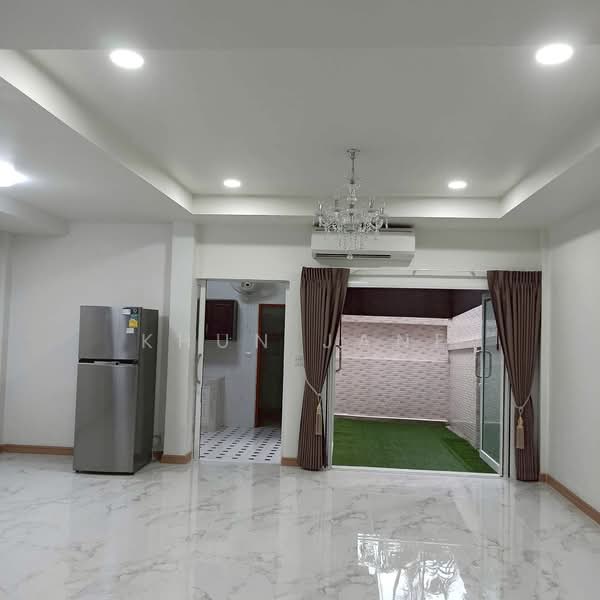 ทาวน์โฮมให้เช่าบนถนนลาดพร้าว (SPSJP153), กรุงเทพ, ประดิษฐ์มนูธรรม, วังทองหลาง, วังทองหลาง, กรุงเทพ, 144 ตร.ม., ทาวน์เฮ้าส์ ให้เช่า, โดย Khun Jane, 500155188 - DDproperty.com